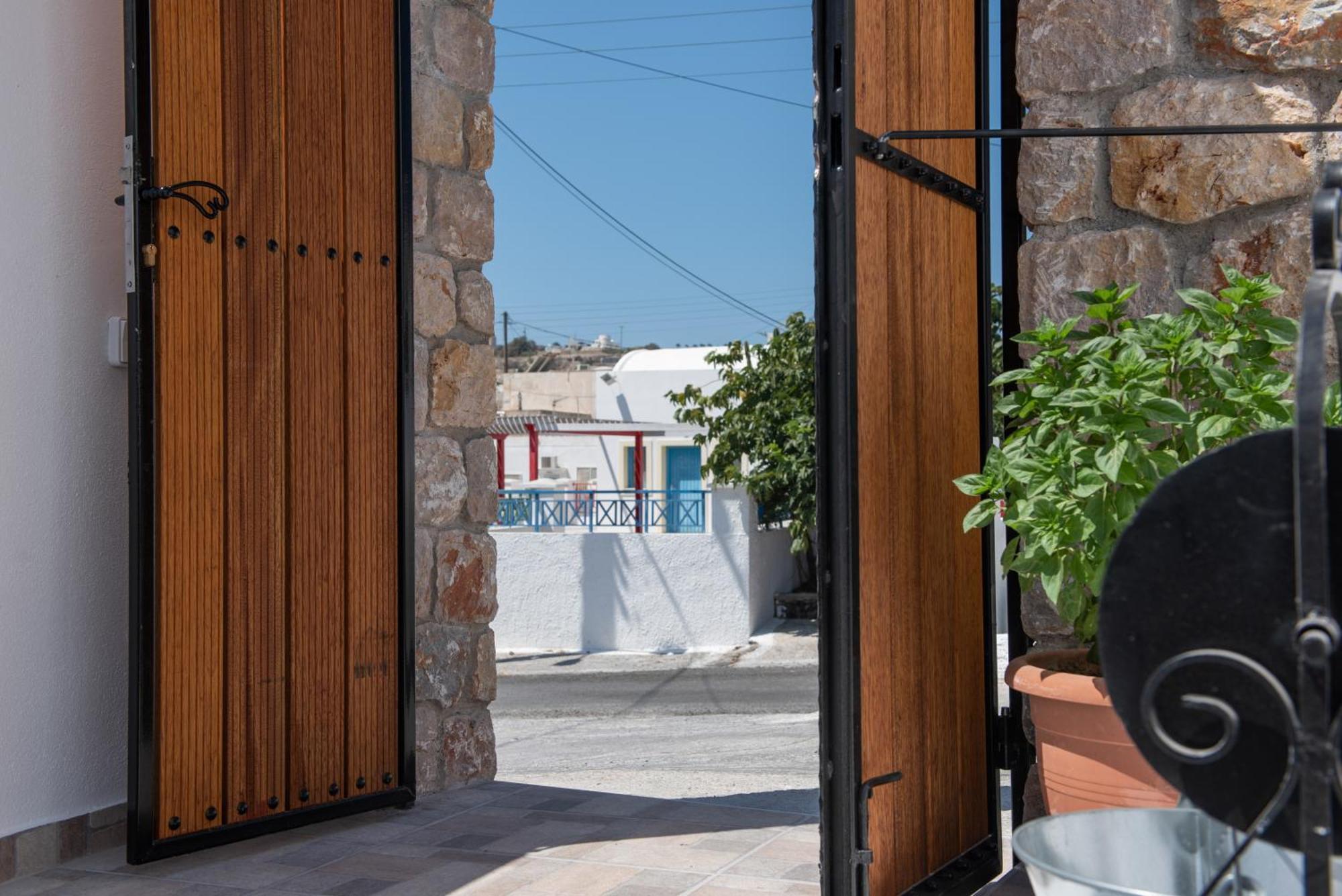 Argyro And Diogenis Apartment Emporio  Ngoại thất bức ảnh